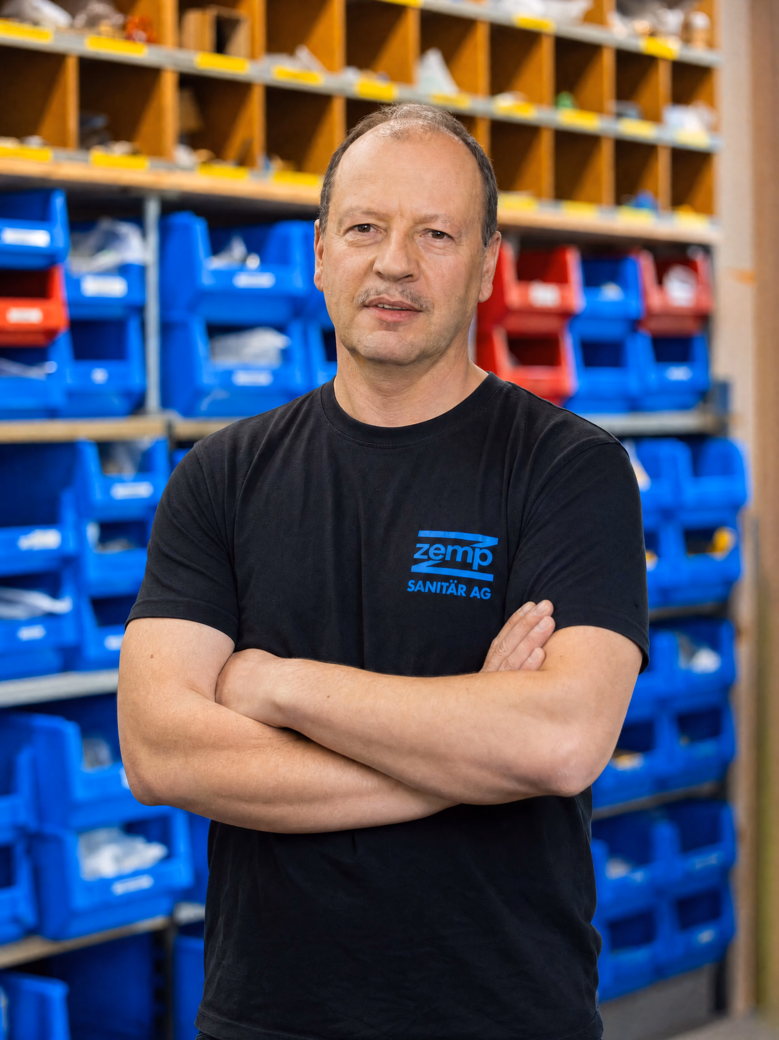 Roland Haas, Senior Servicemonteur
